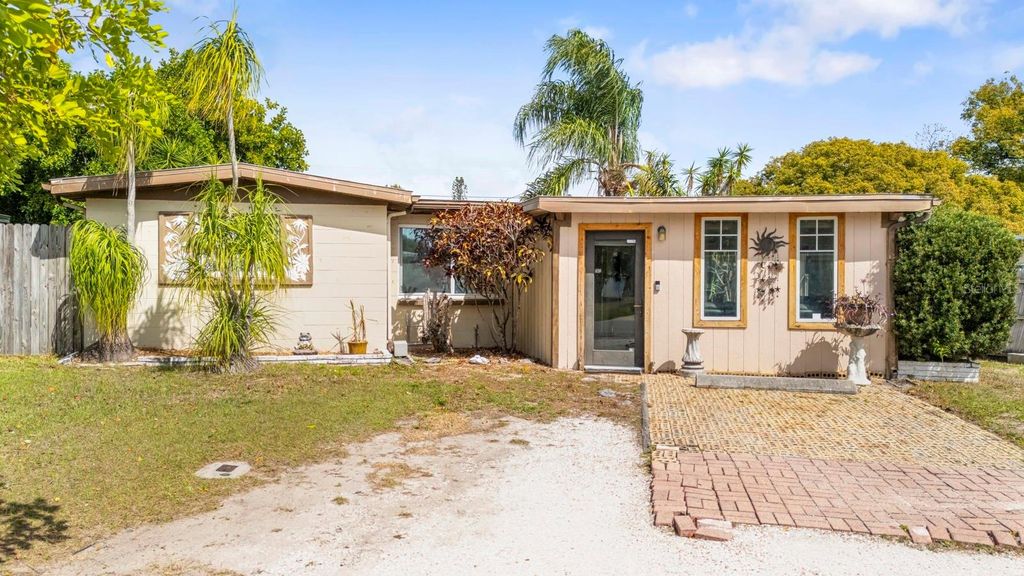 Photo of 10549 112th Avenue, Largo, FL 33773 (MLS # TB8485751)