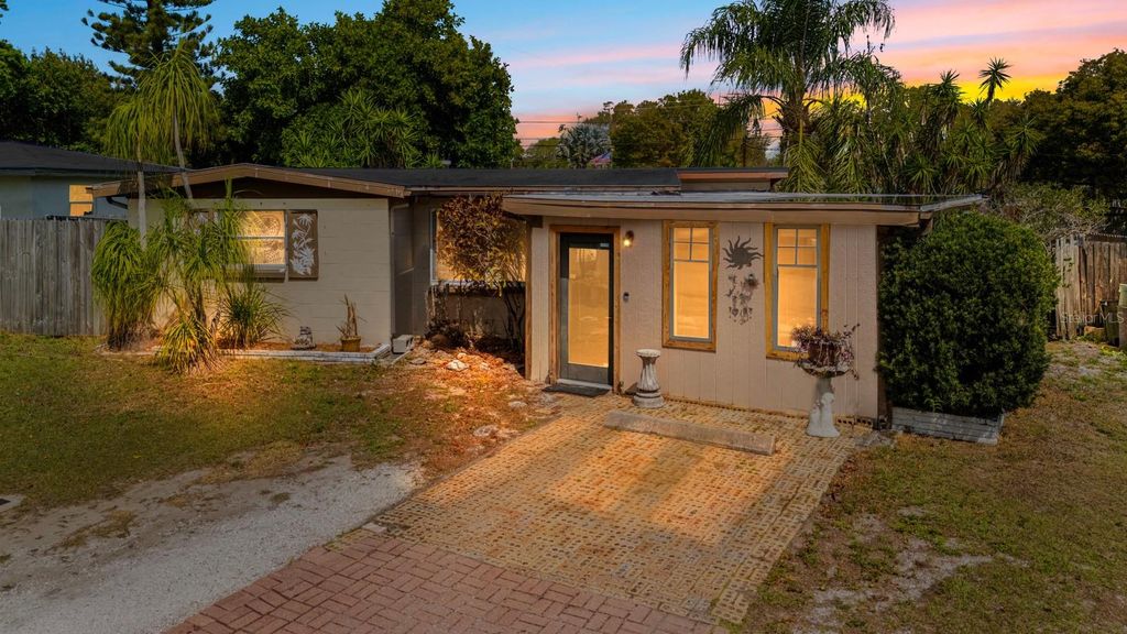 Photo of 10549 112th Avenue, Largo, FL 33773 (MLS # TB8485751)