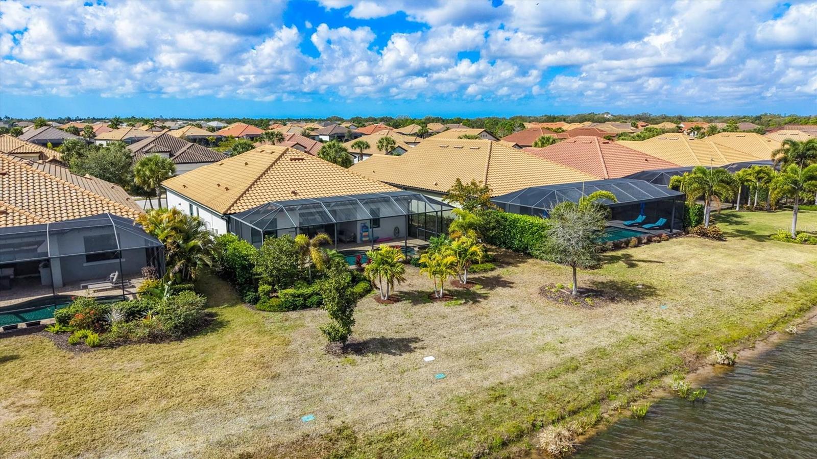 COUNTRY CLUB EAST - Residential