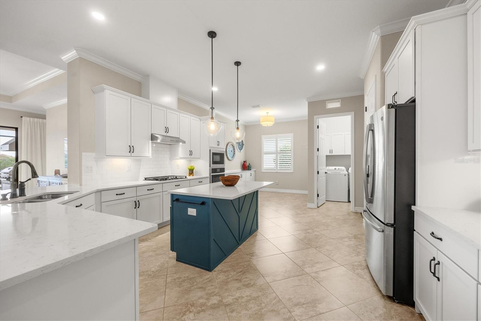 COUNTRY CLUB EAST - Residential