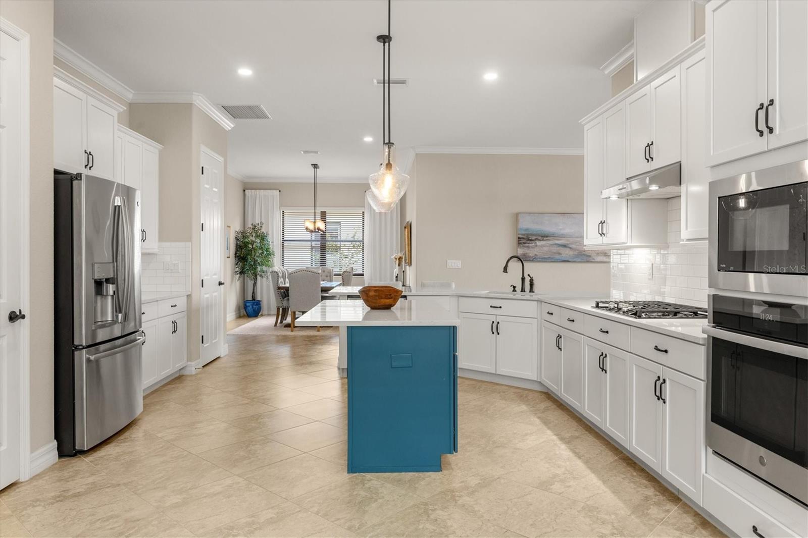 COUNTRY CLUB EAST - Residential