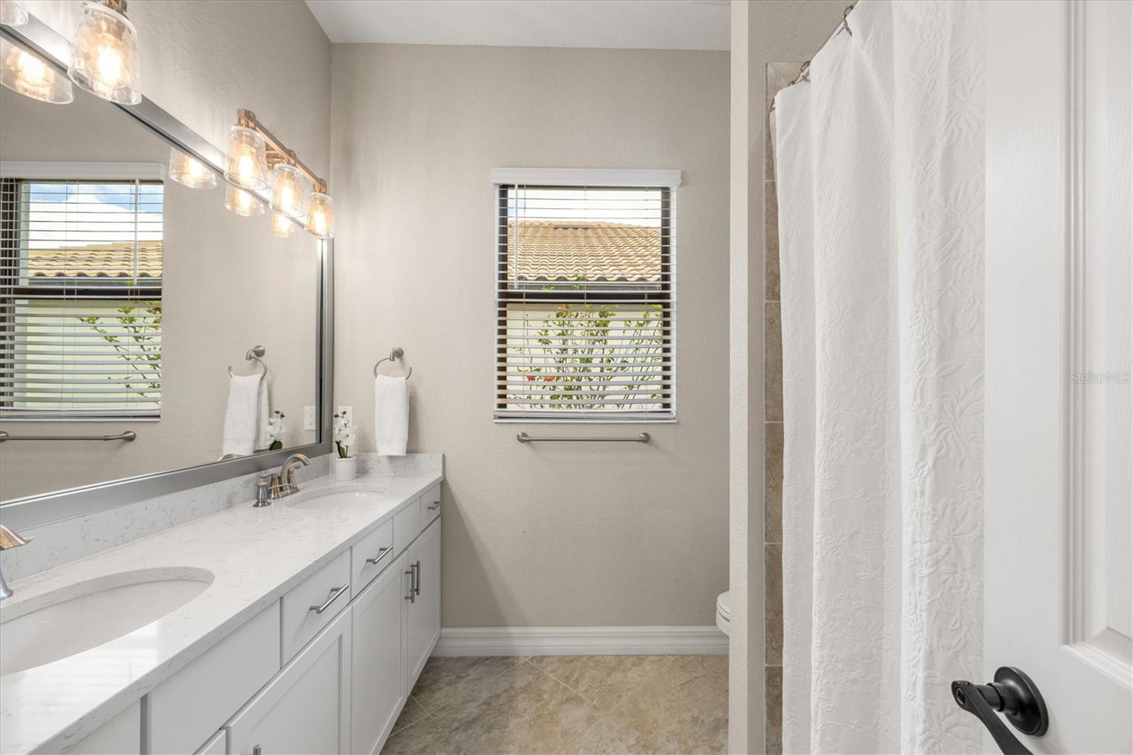 COUNTRY CLUB EAST - Residential