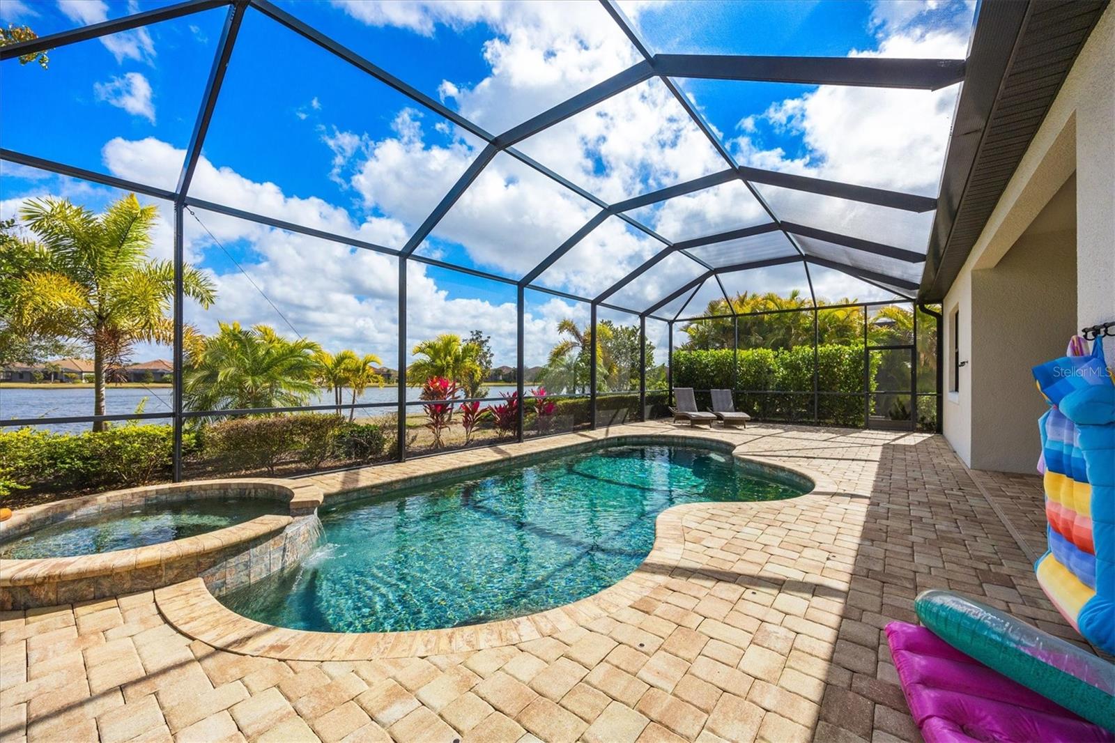 COUNTRY CLUB EAST - Residential