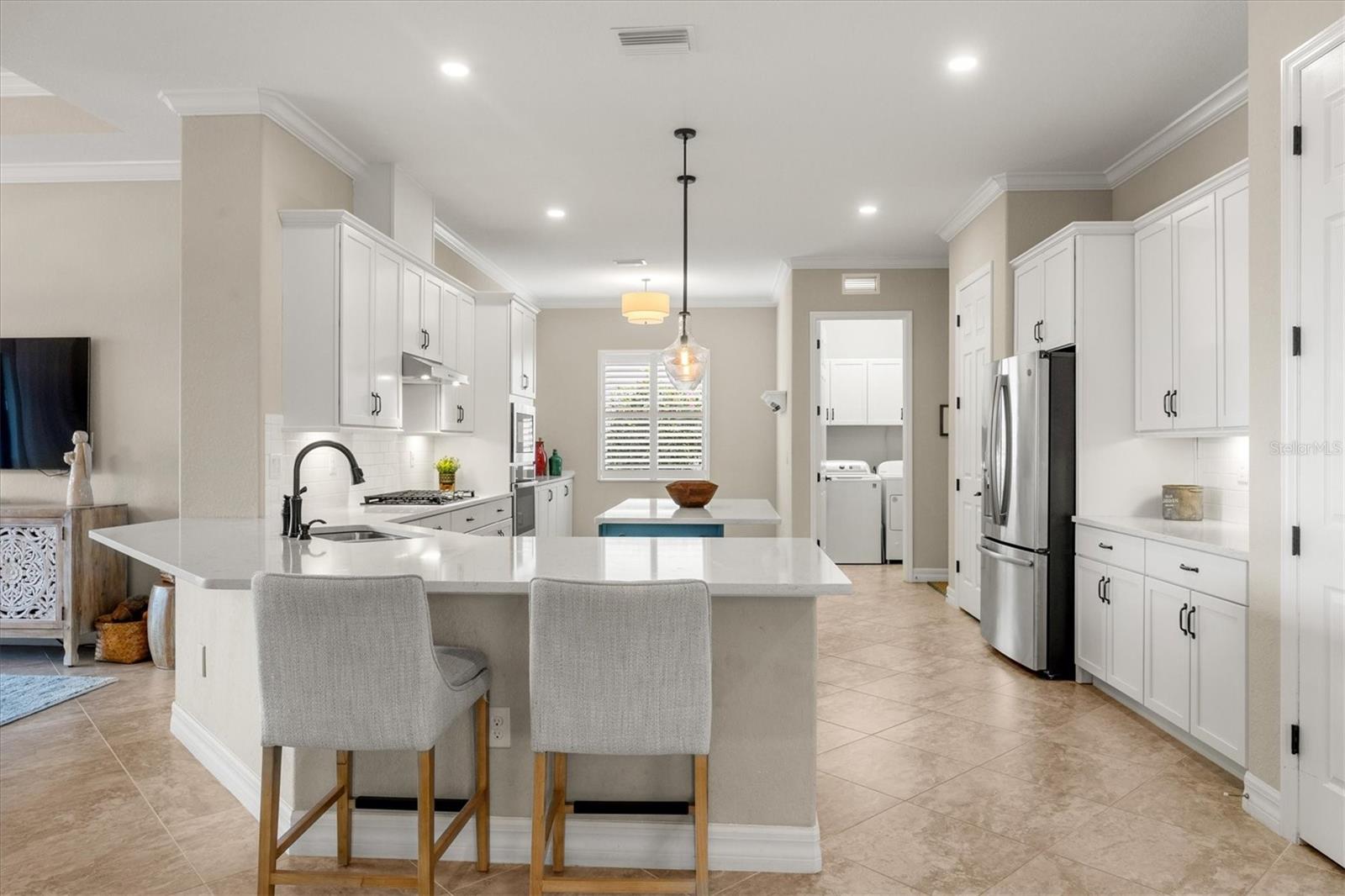 COUNTRY CLUB EAST - Residential