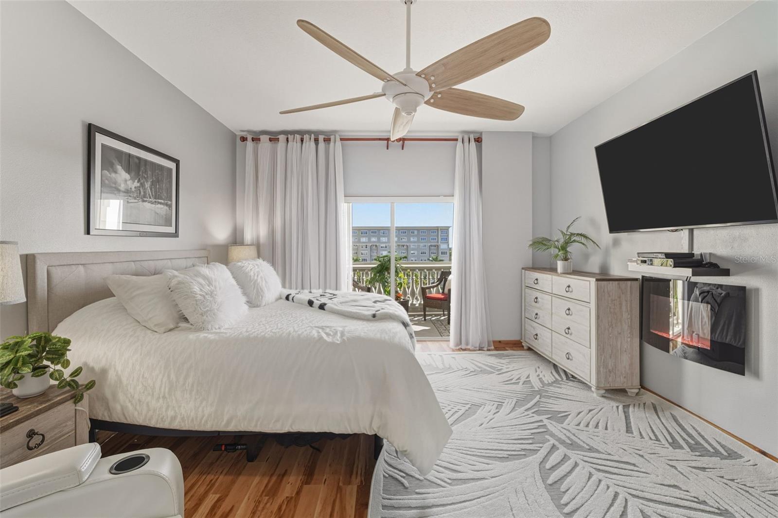 WOODMERE AT JACARANDA - Residential