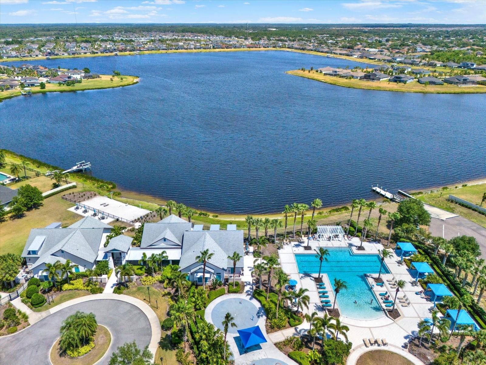 LUCAYA LAKE CLUB TWNHMS PHA - Residential