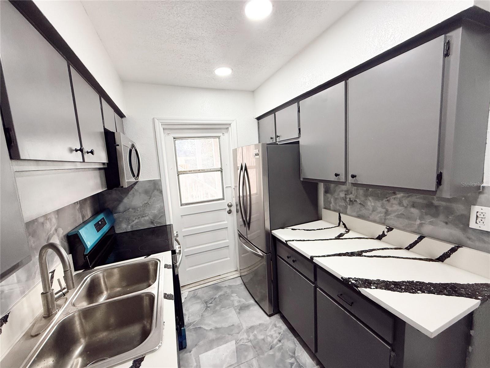 CORTEZ PLAZA APTS BLDG A - Residential