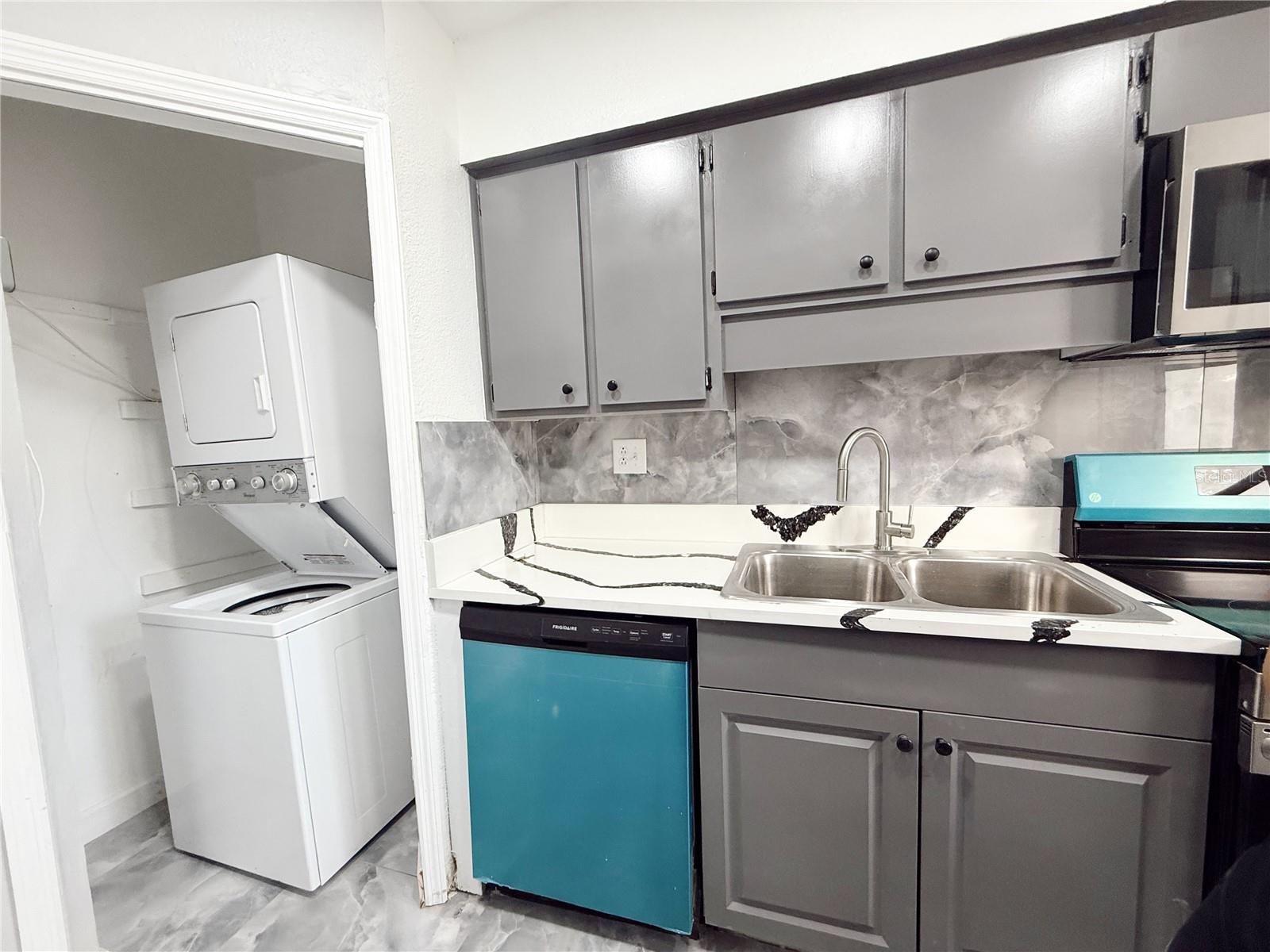 CORTEZ PLAZA APTS BLDG A - Residential