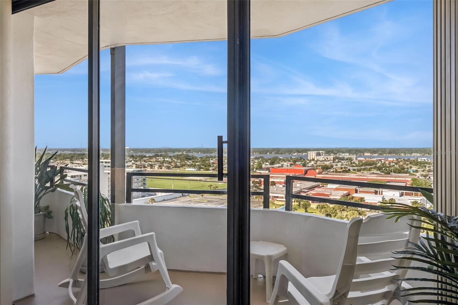 OCEAN RITZ CONDO UNIT 01 - Residential