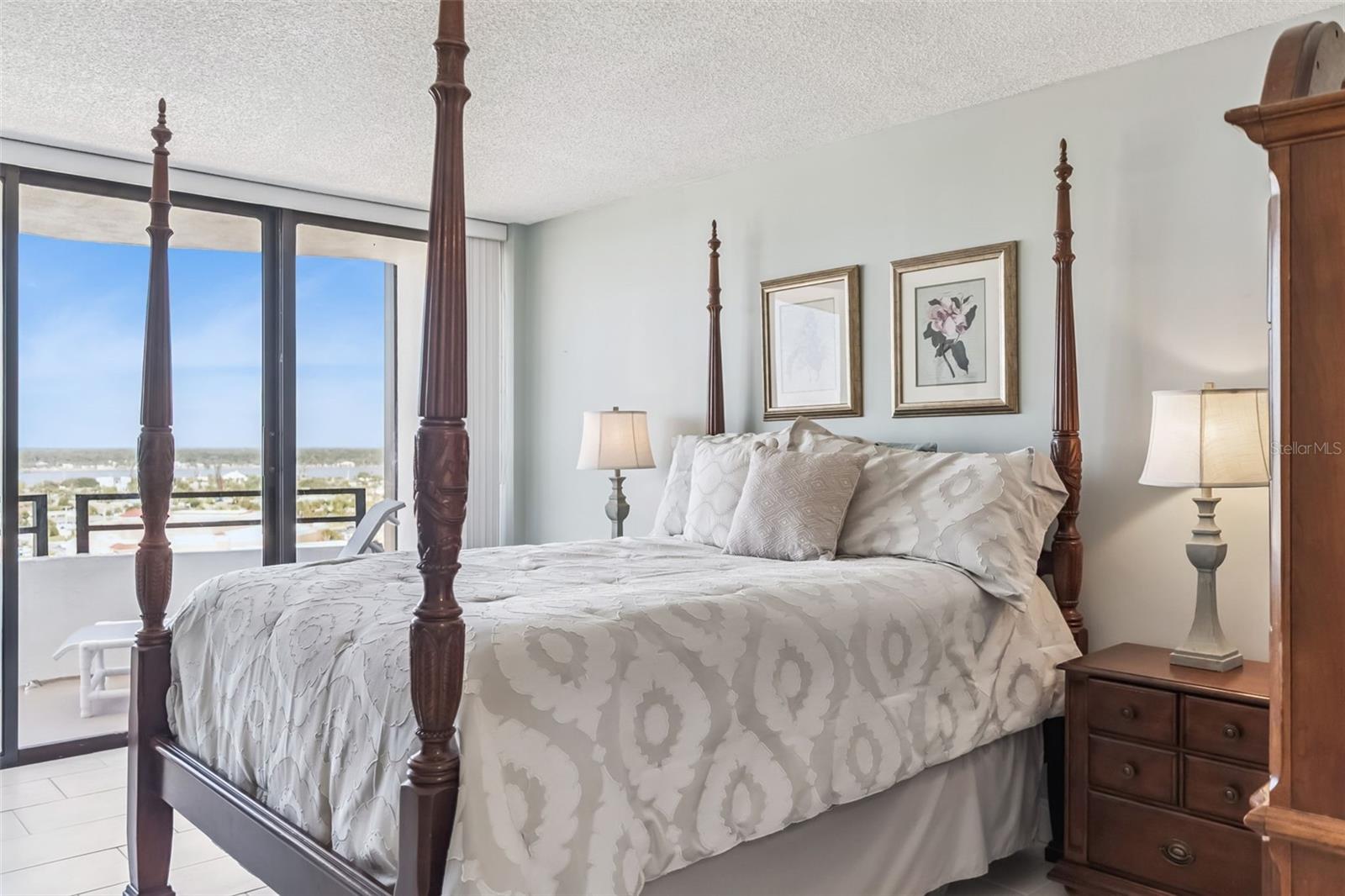 OCEAN RITZ CONDO UNIT 01 - Residential