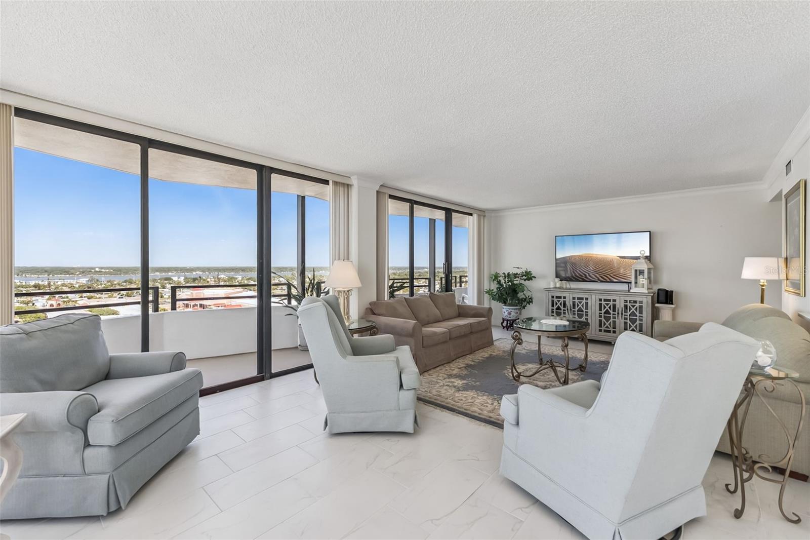 OCEAN RITZ CONDO UNIT 01 - Residential