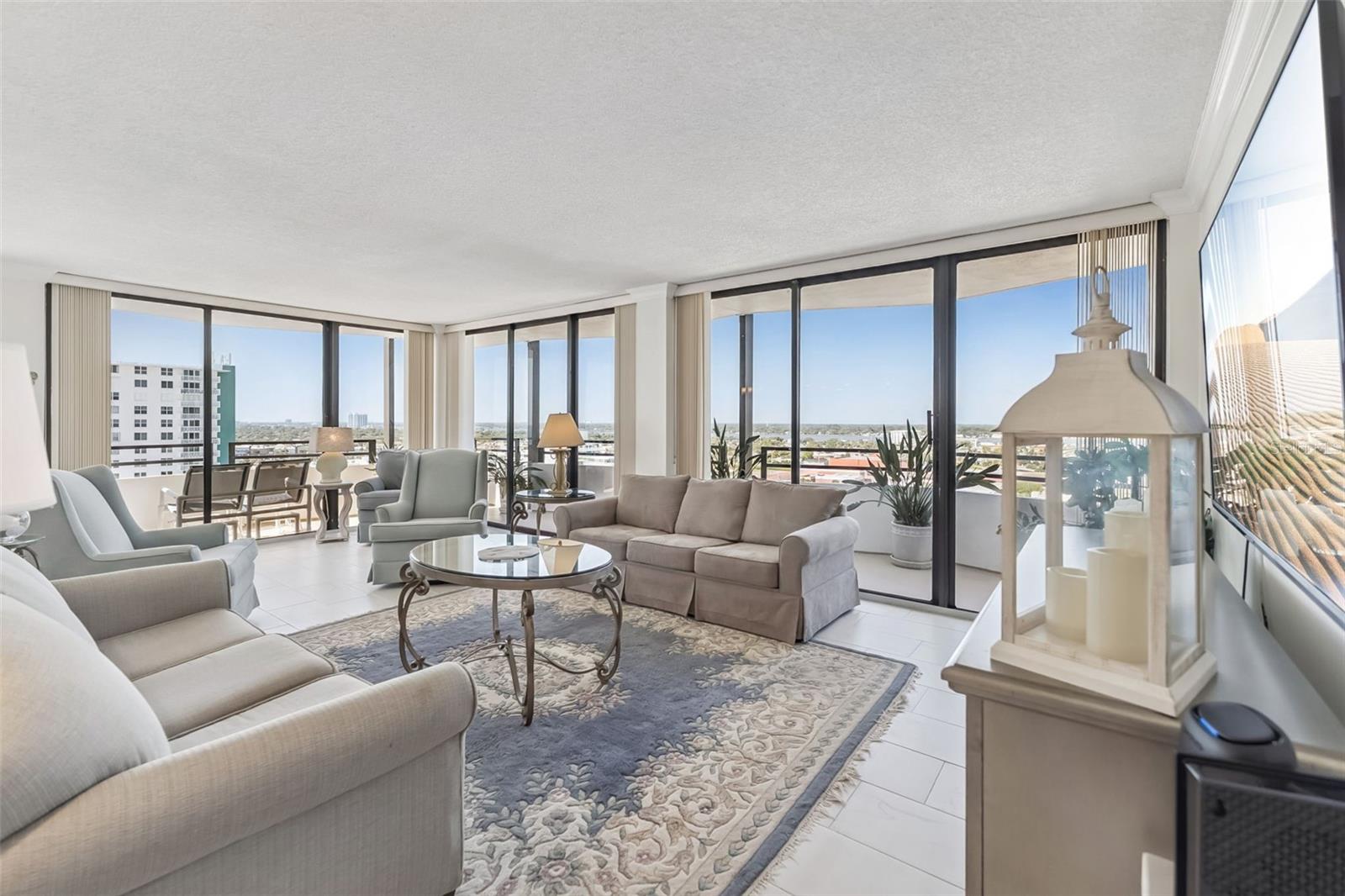 OCEAN RITZ CONDO UNIT 01 - Residential