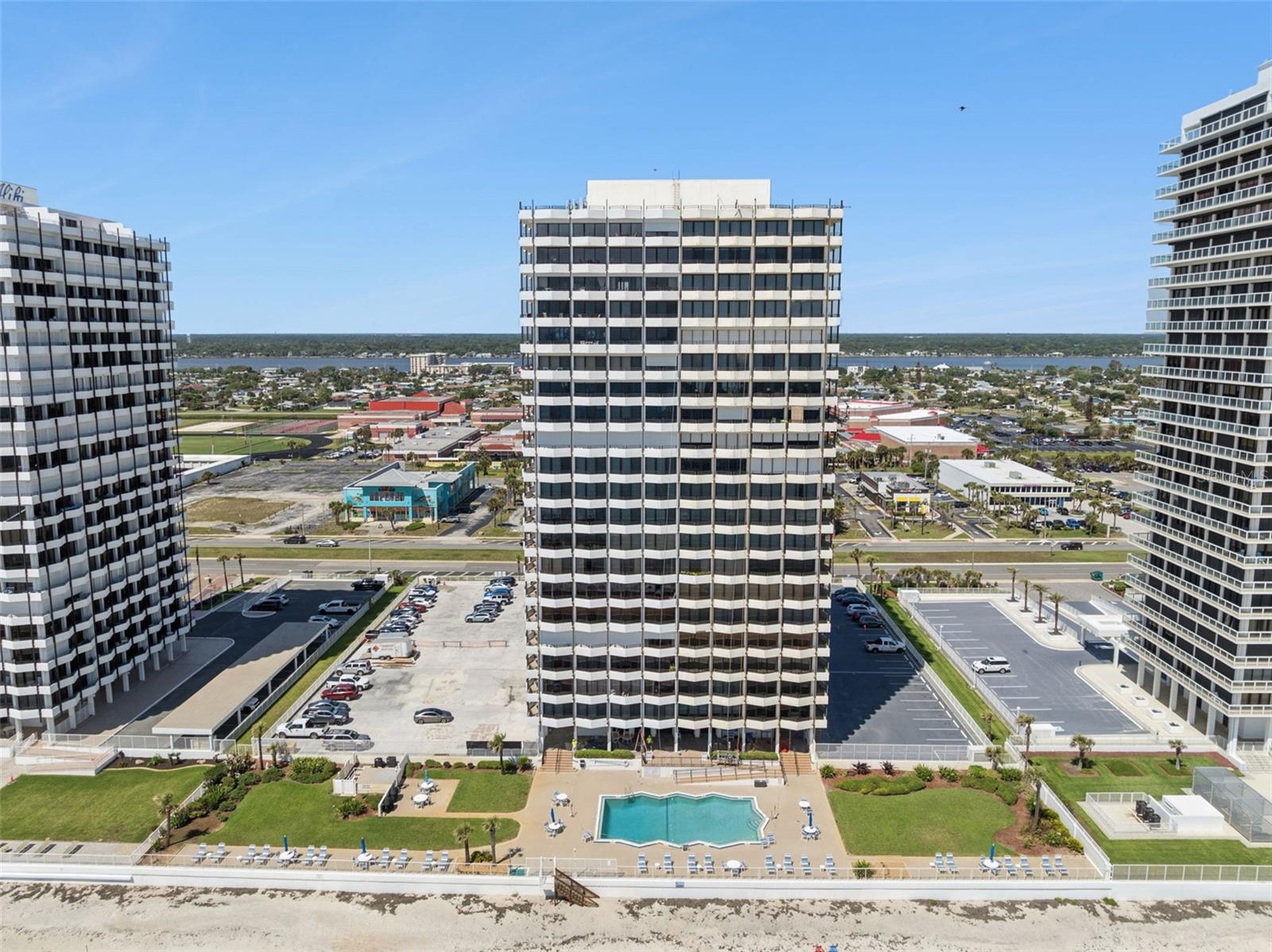 OCEAN RITZ CONDO UNIT 01 - Residential
