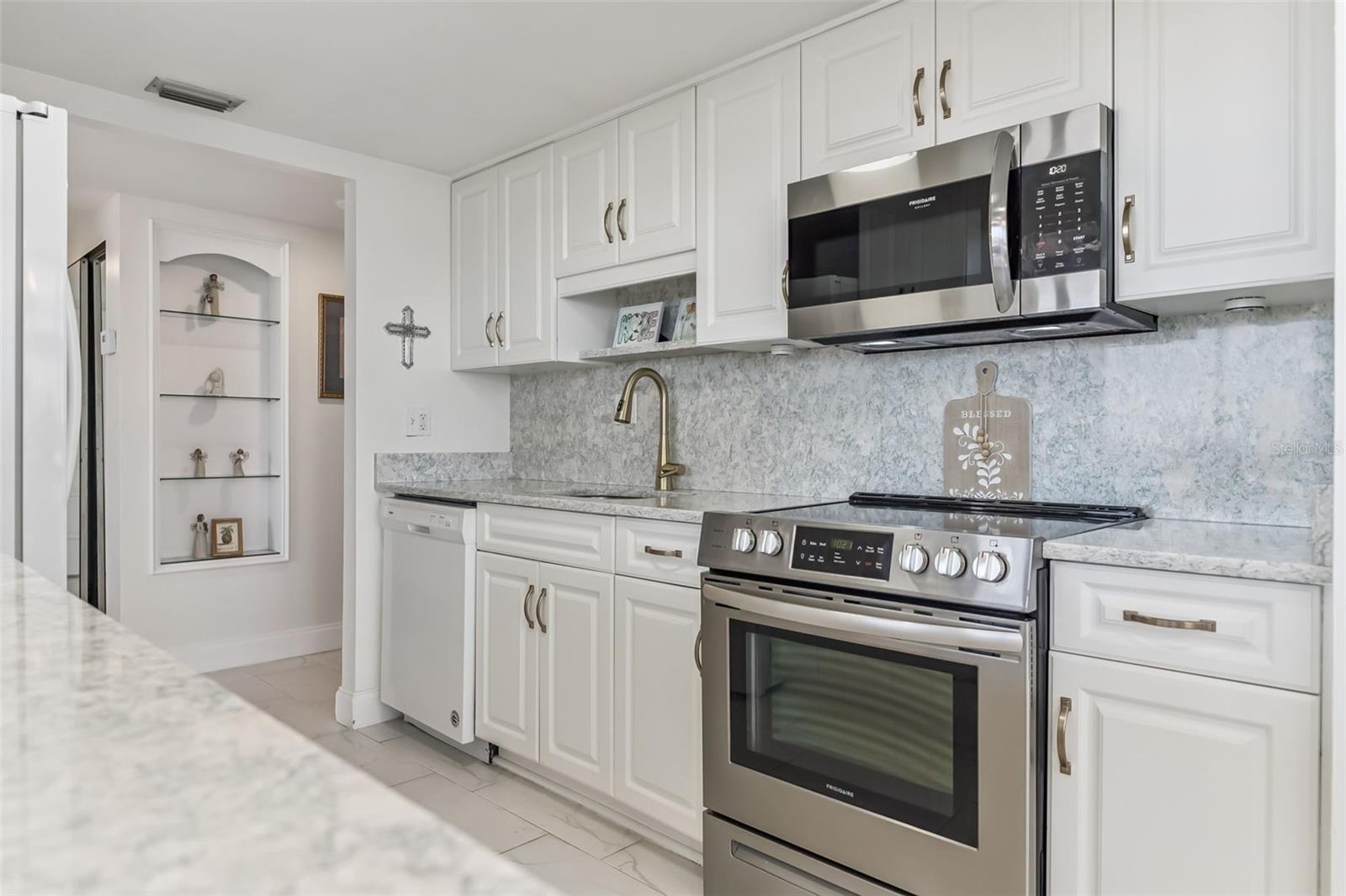 OCEAN RITZ CONDO UNIT 01 - Residential