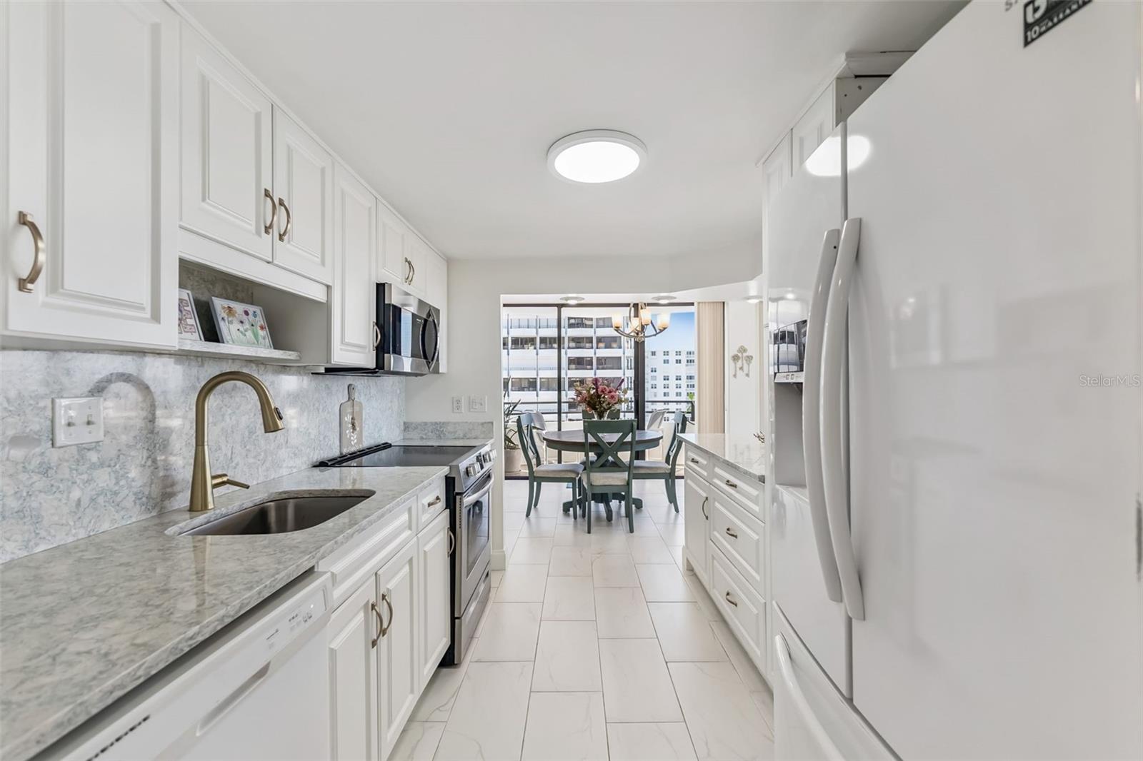 OCEAN RITZ CONDO UNIT 01 - Residential