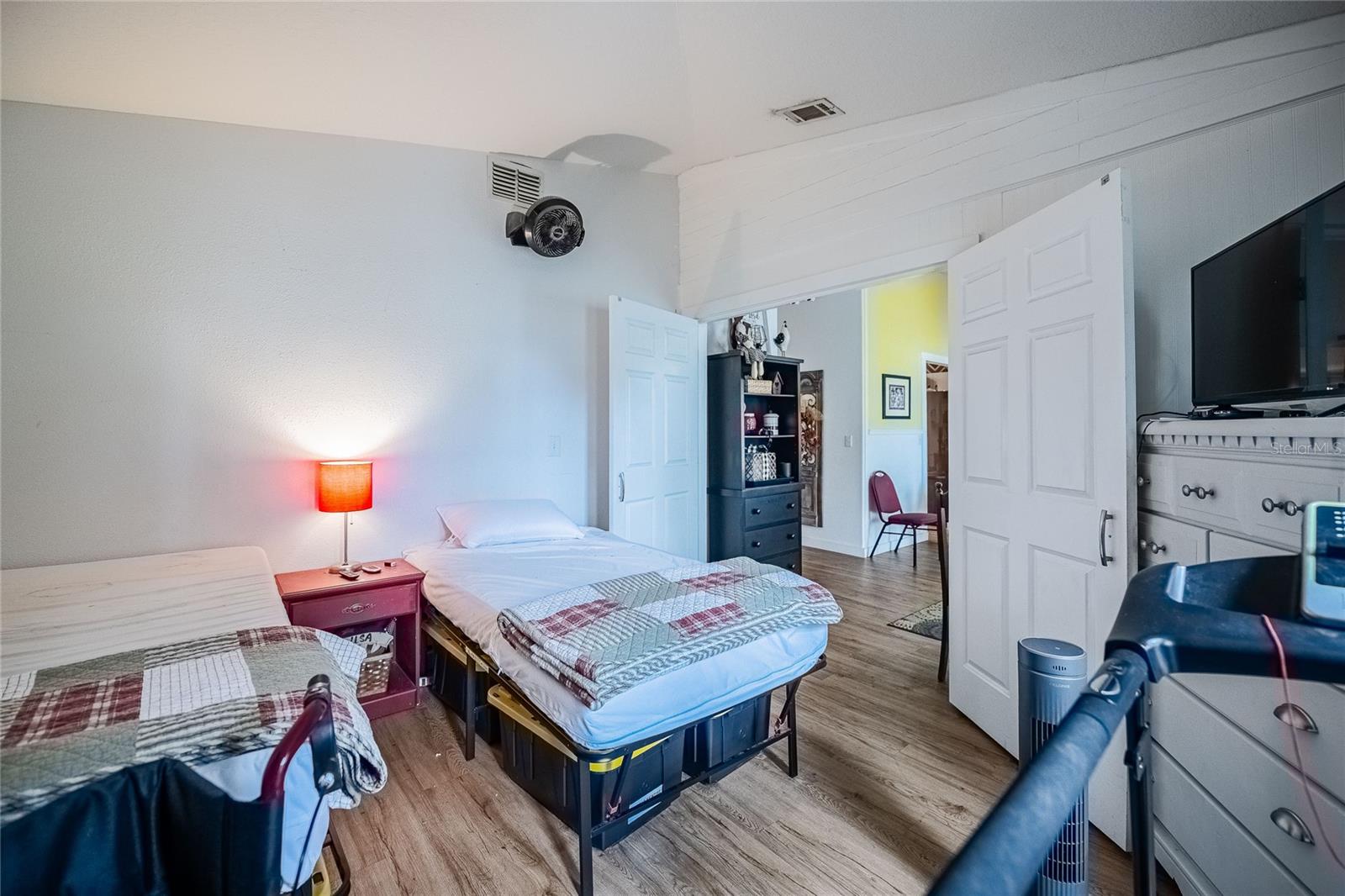 LAKE THOMAS WOODS SIXTH ADD - Residential