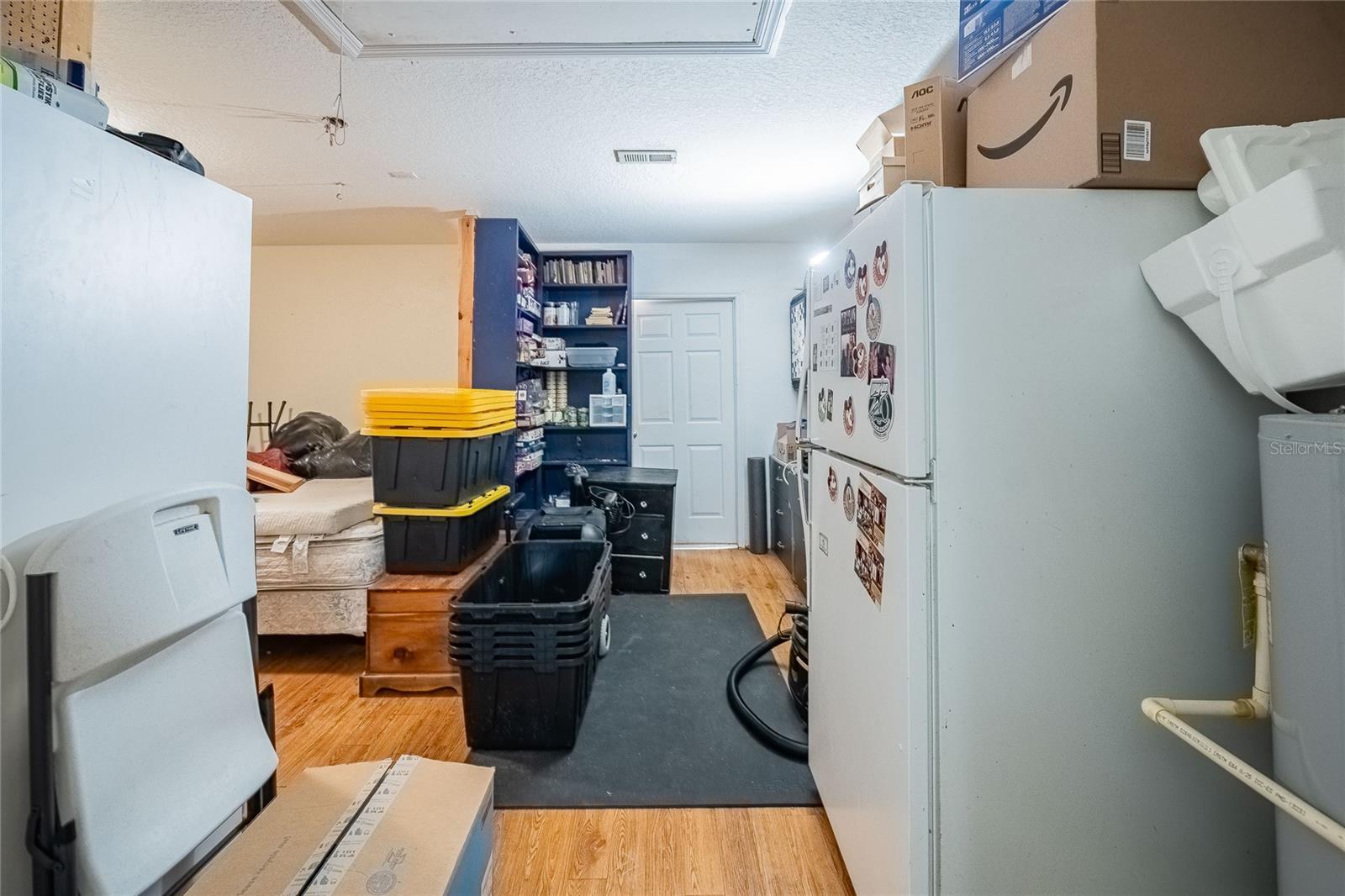 LAKE THOMAS WOODS SIXTH ADD - Residential