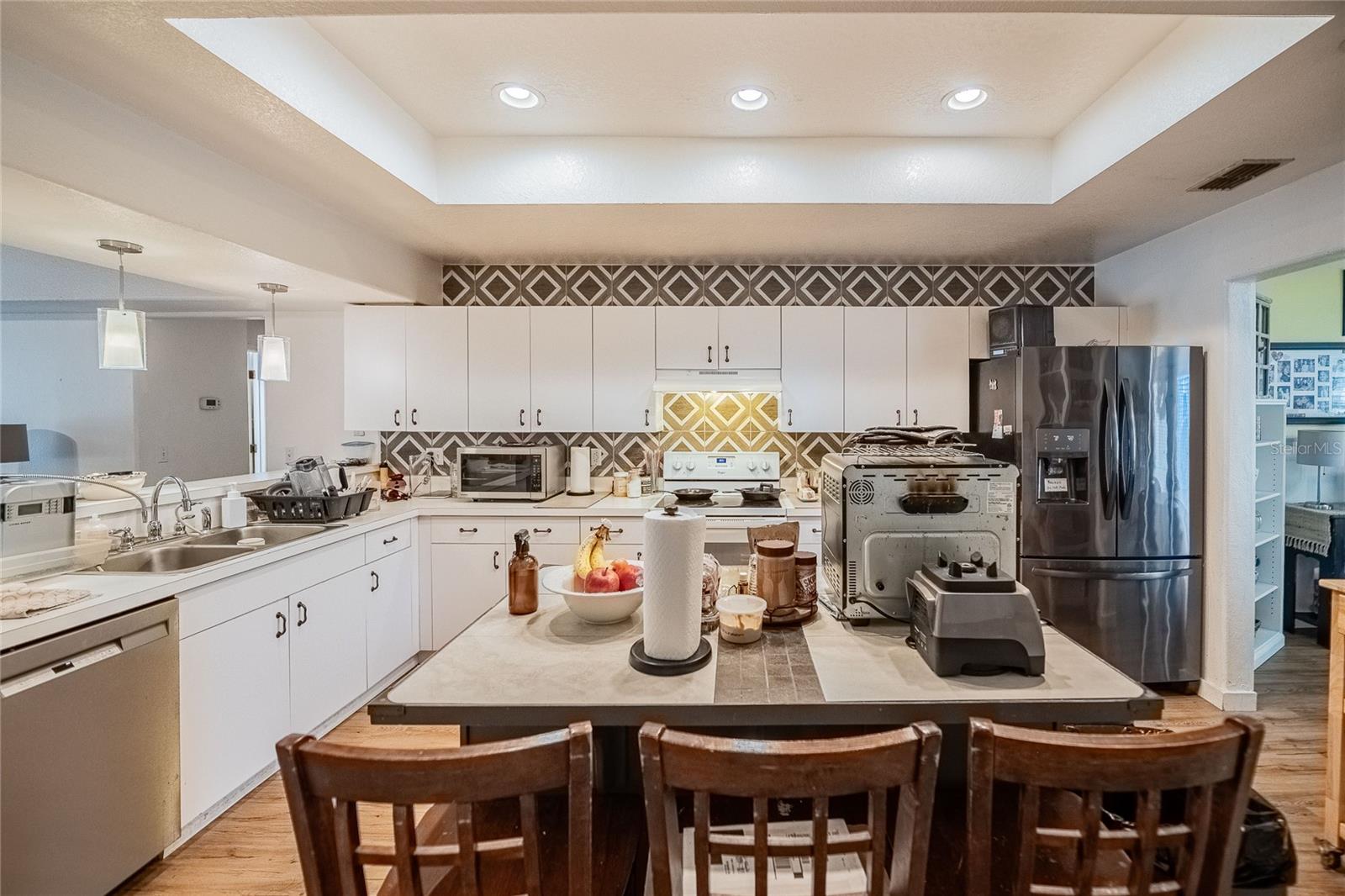 LAKE THOMAS WOODS SIXTH ADD - Residential