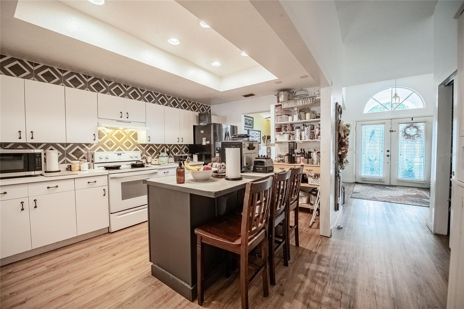 LAKE THOMAS WOODS SIXTH ADD - Residential