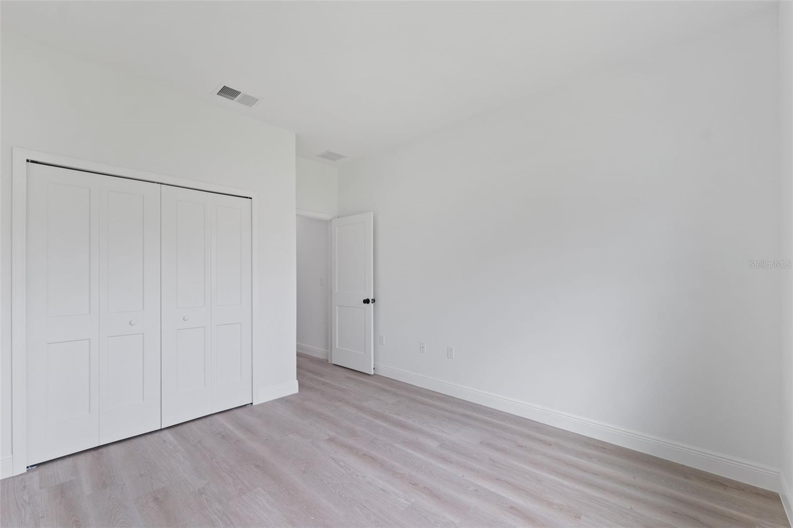 MARION OAKS UN 10 - Residential Lease