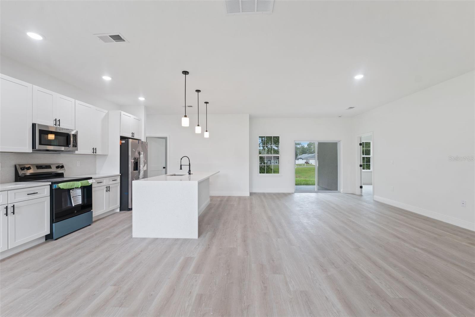 MARION OAKS UN 10 - Residential Lease