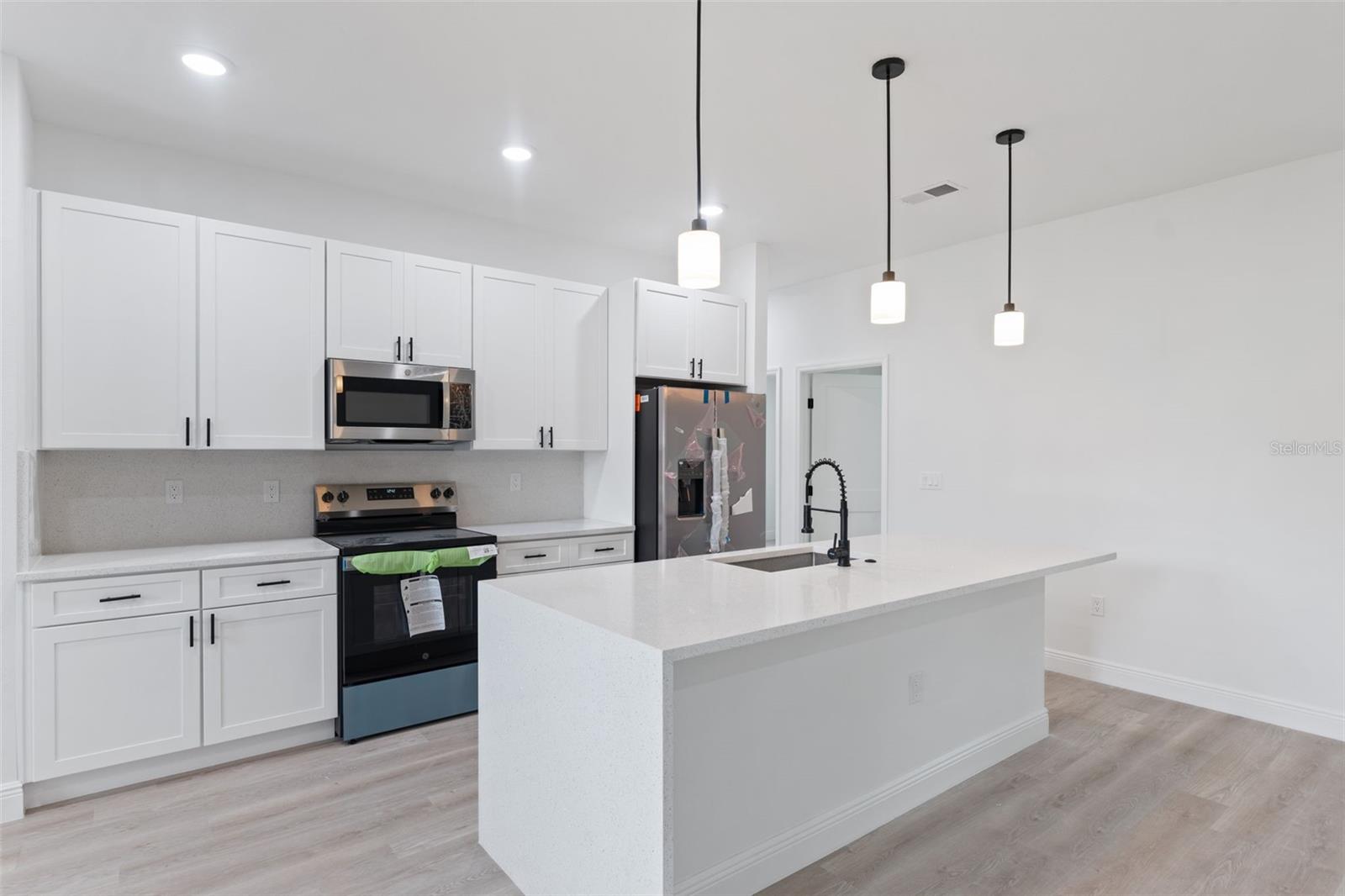 MARION OAKS UN 10 - Residential Lease