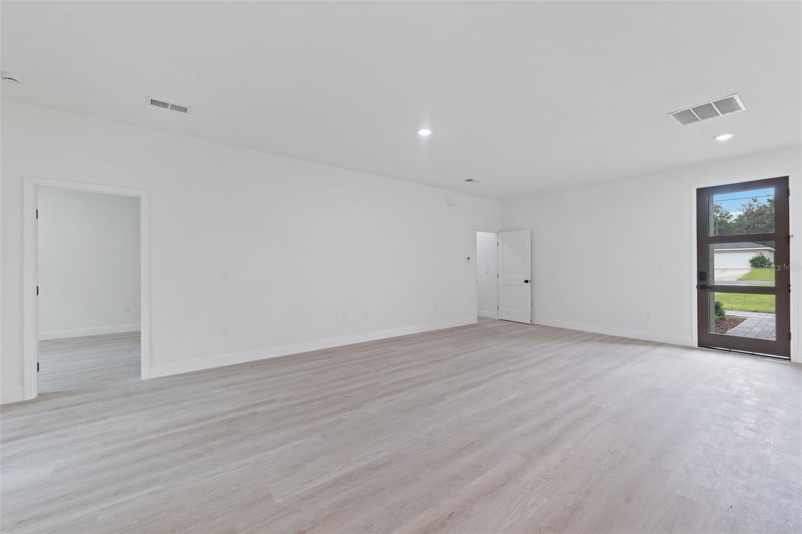 MARION OAKS UN 10 - Residential Lease