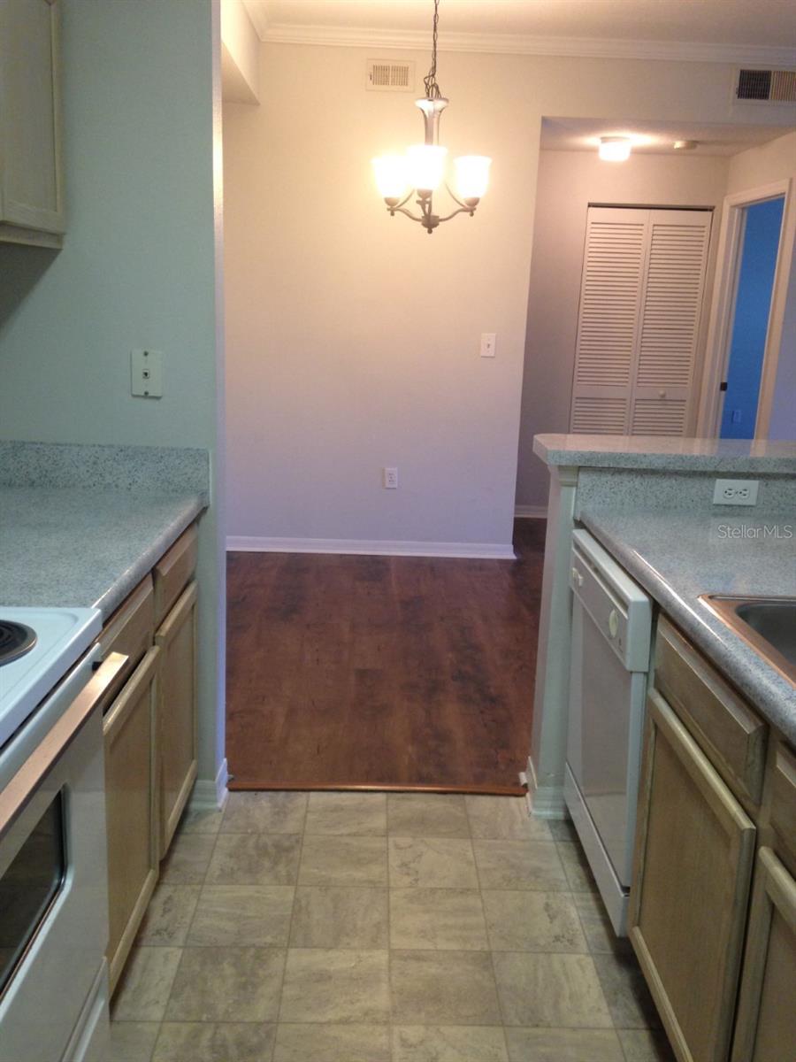 THE PINNACLE AT CARROLLWOOD A - Residential Lease