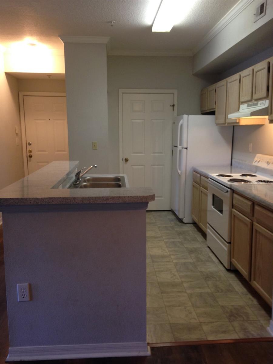 THE PINNACLE AT CARROLLWOOD A - Residential Lease