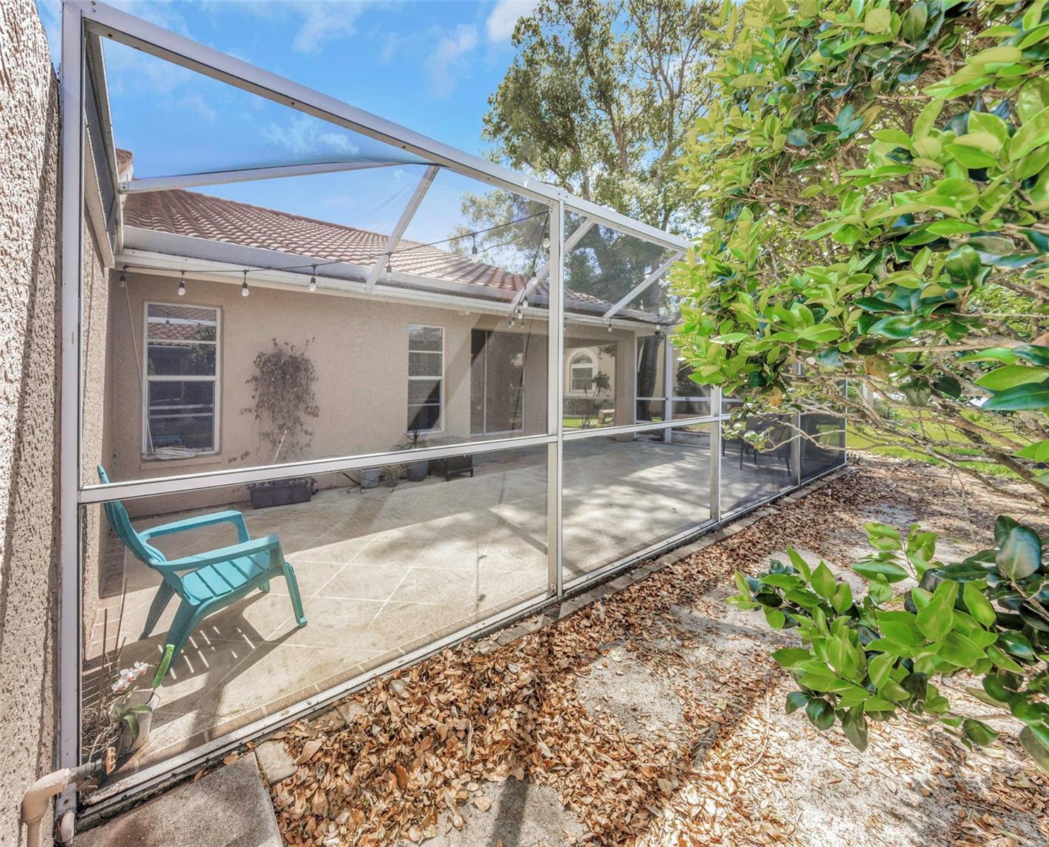 SALEM SQUARE - Residential Lease