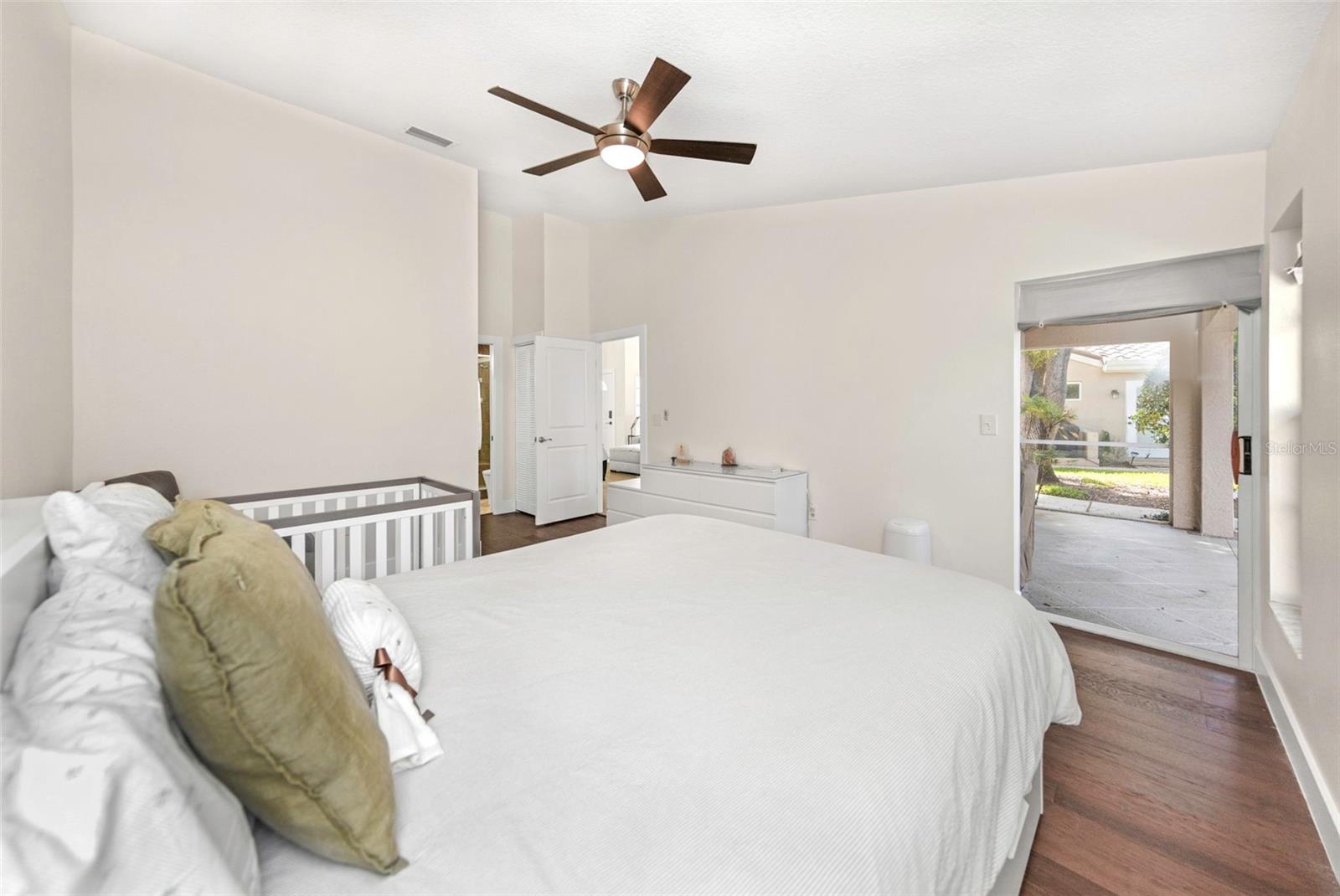 SALEM SQUARE - Residential Lease