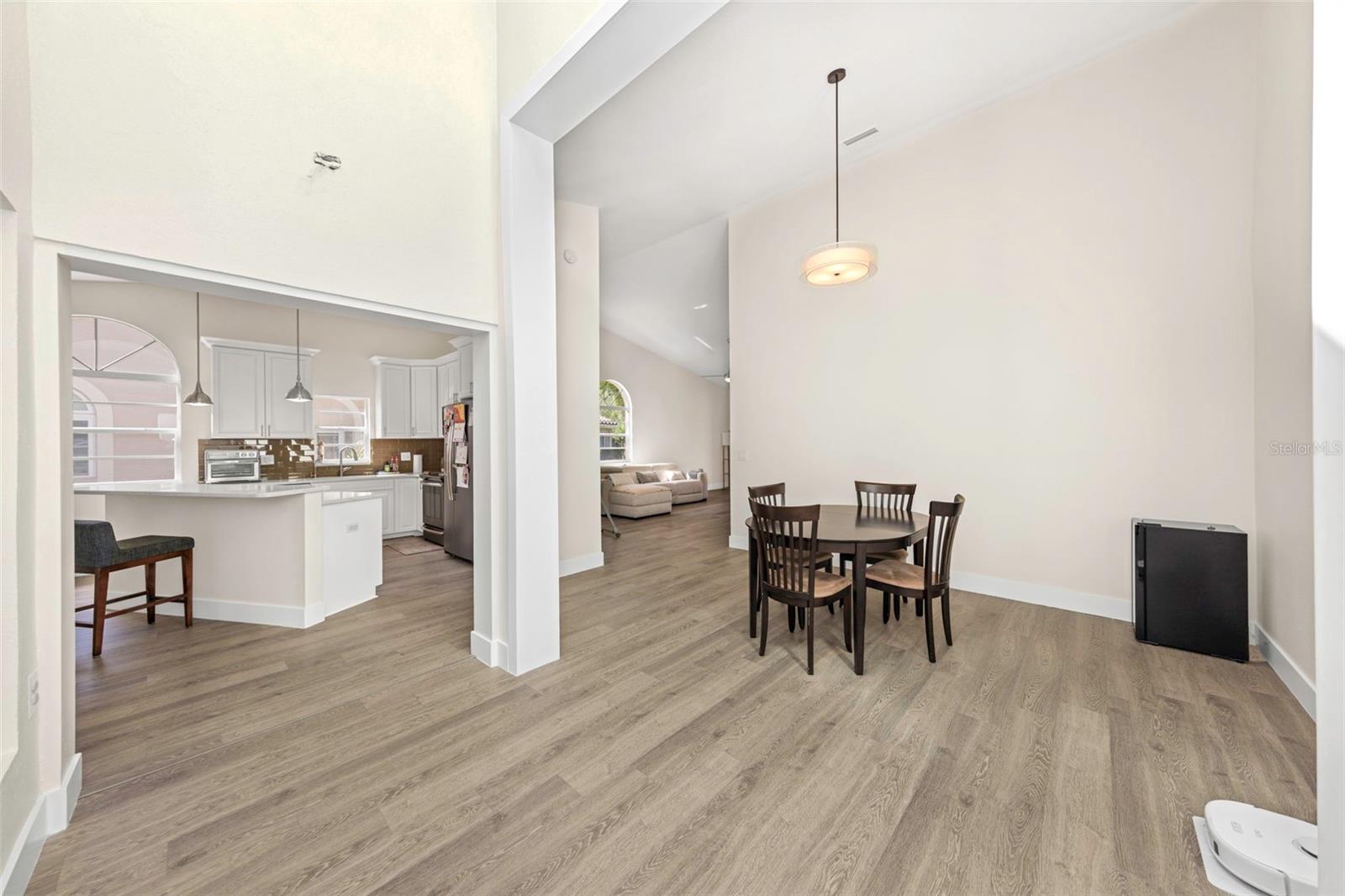 SALEM SQUARE - Residential Lease