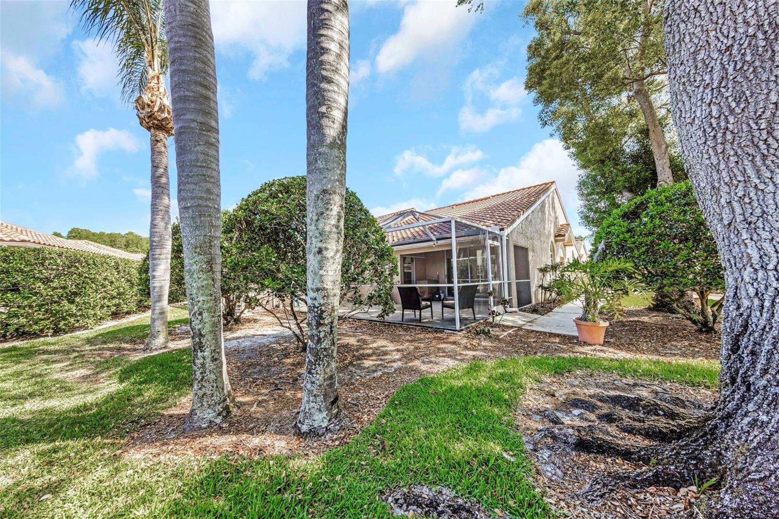 SALEM SQUARE - Residential Lease