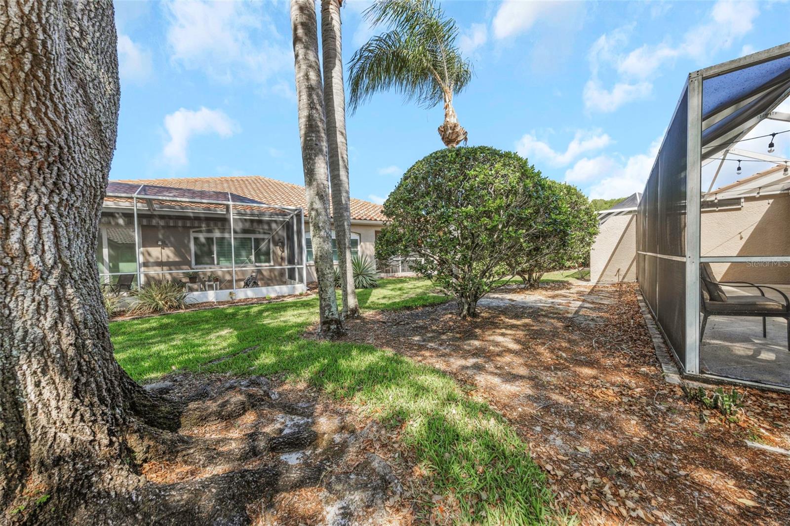 SALEM SQUARE - Residential Lease