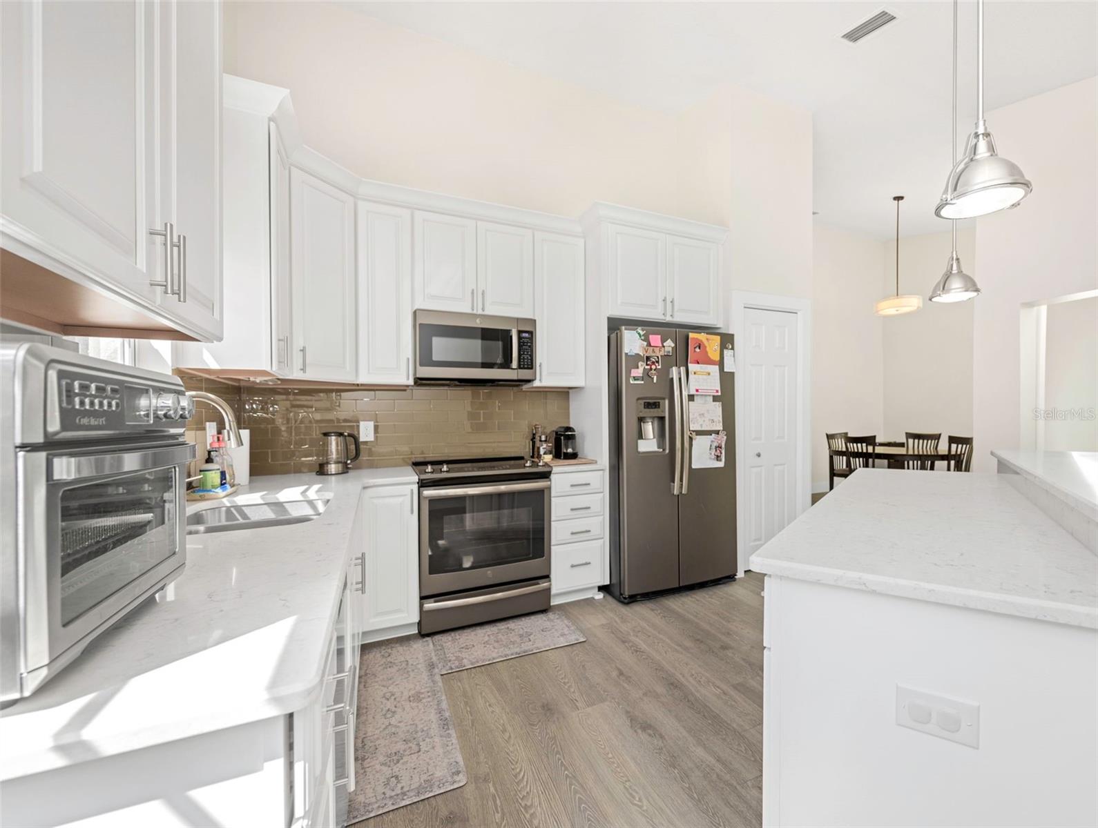 SALEM SQUARE - Residential Lease