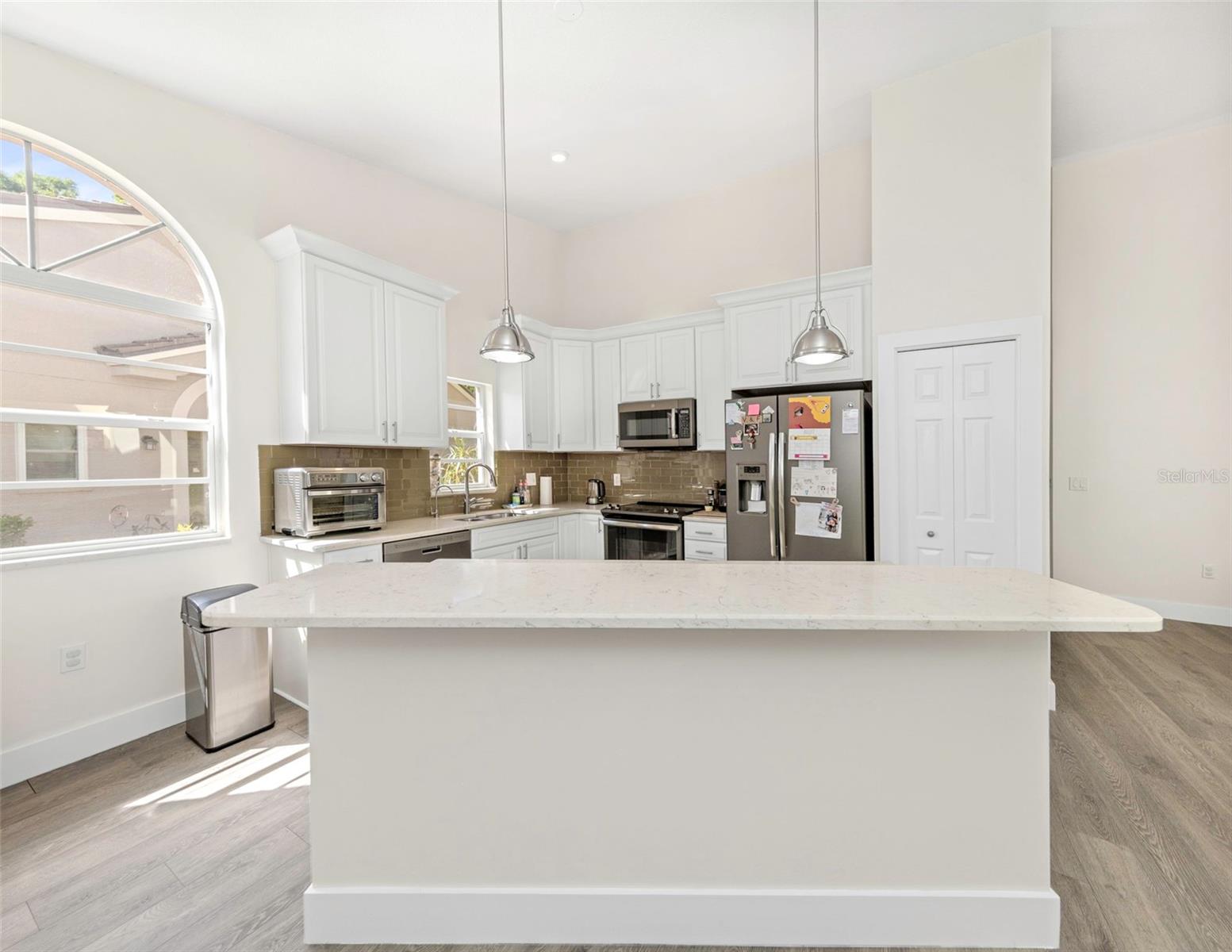 SALEM SQUARE - Residential Lease