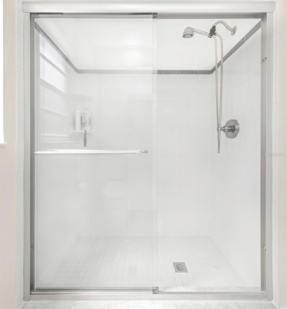 SALEM SQUARE - Residential Lease