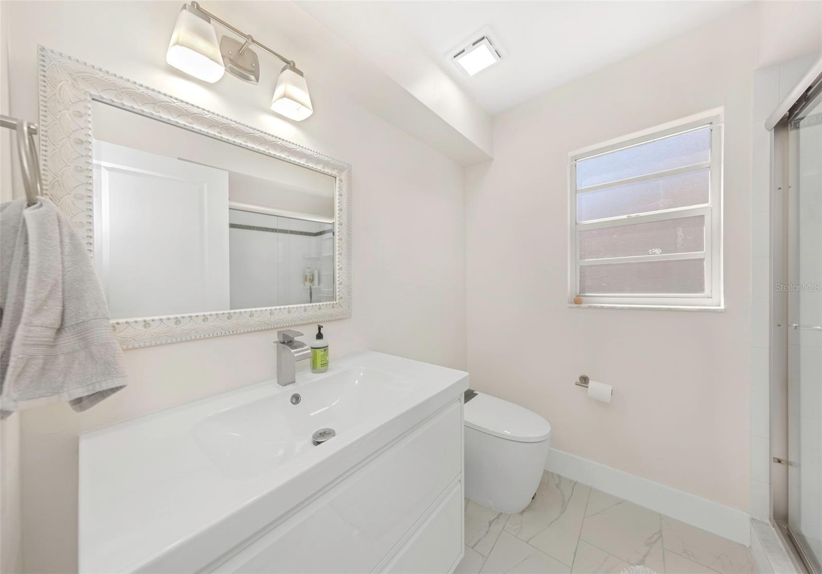 SALEM SQUARE - Residential Lease