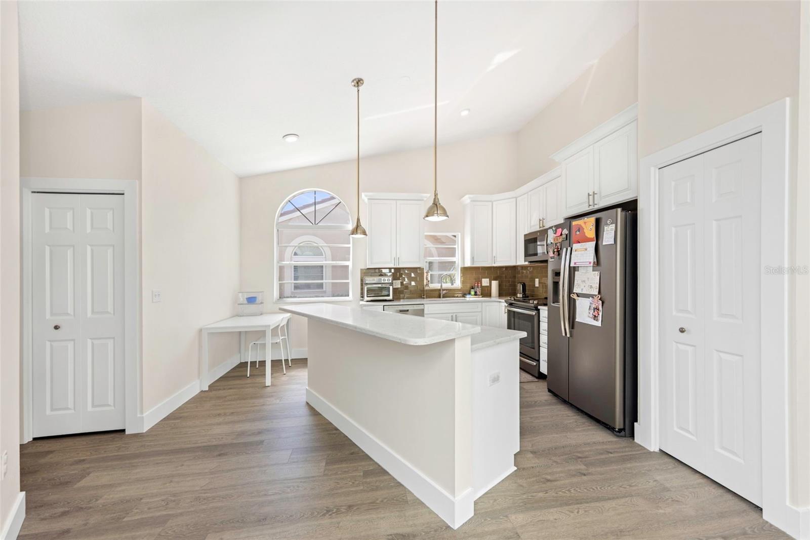 SALEM SQUARE - Residential Lease