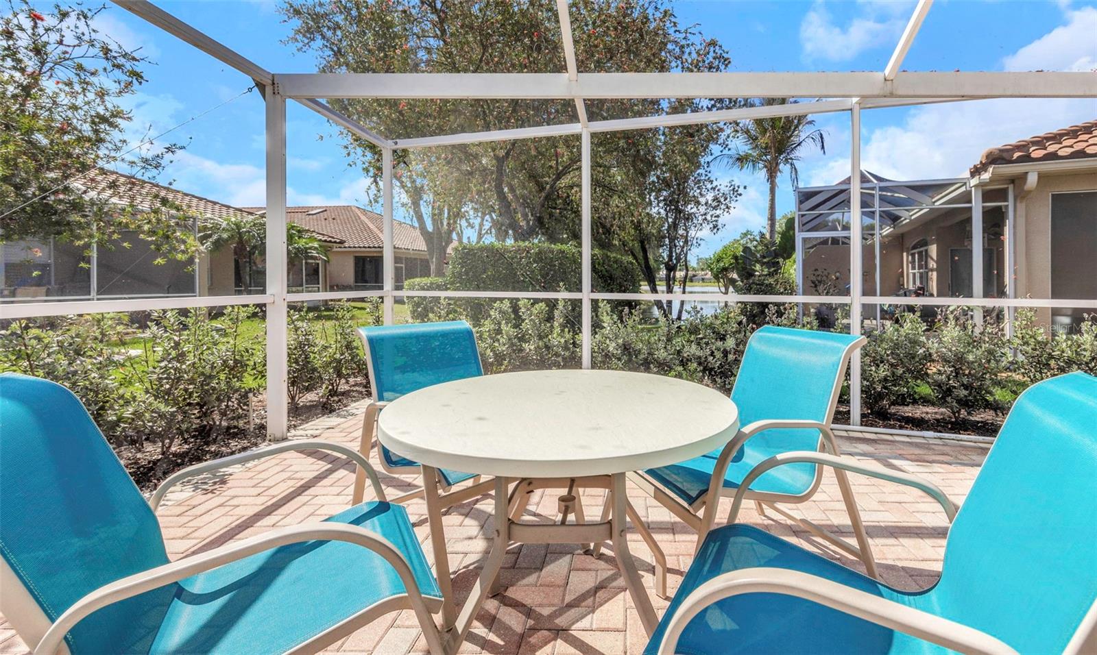 SALEM SQUARE - Residential Lease