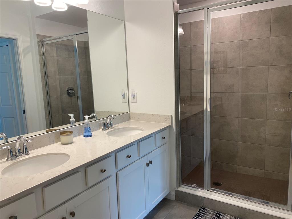 LAKEWOOD NATIONAL GOLF CULB PH II - Residential Lease