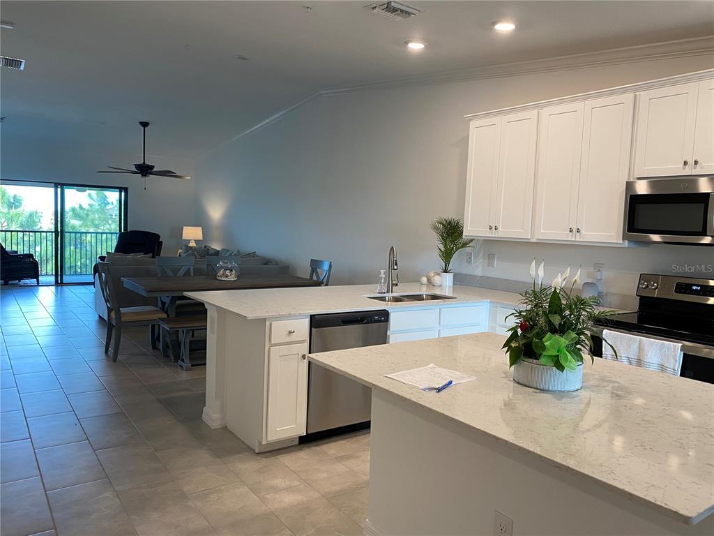 LAKEWOOD NATIONAL GOLF CULB PH II - Residential Lease