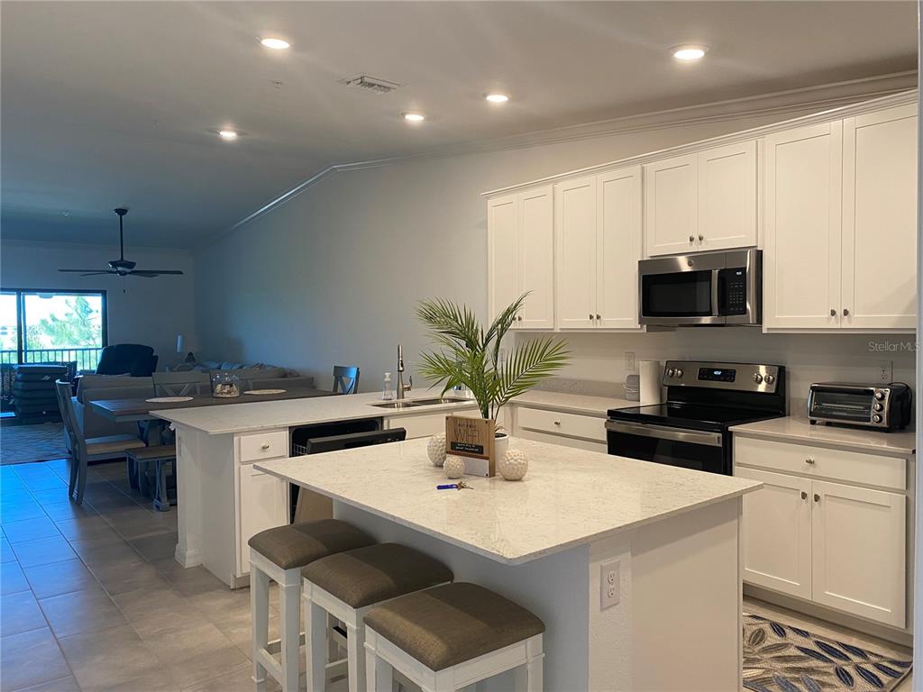LAKEWOOD NATIONAL GOLF CULB PH II - Residential Lease