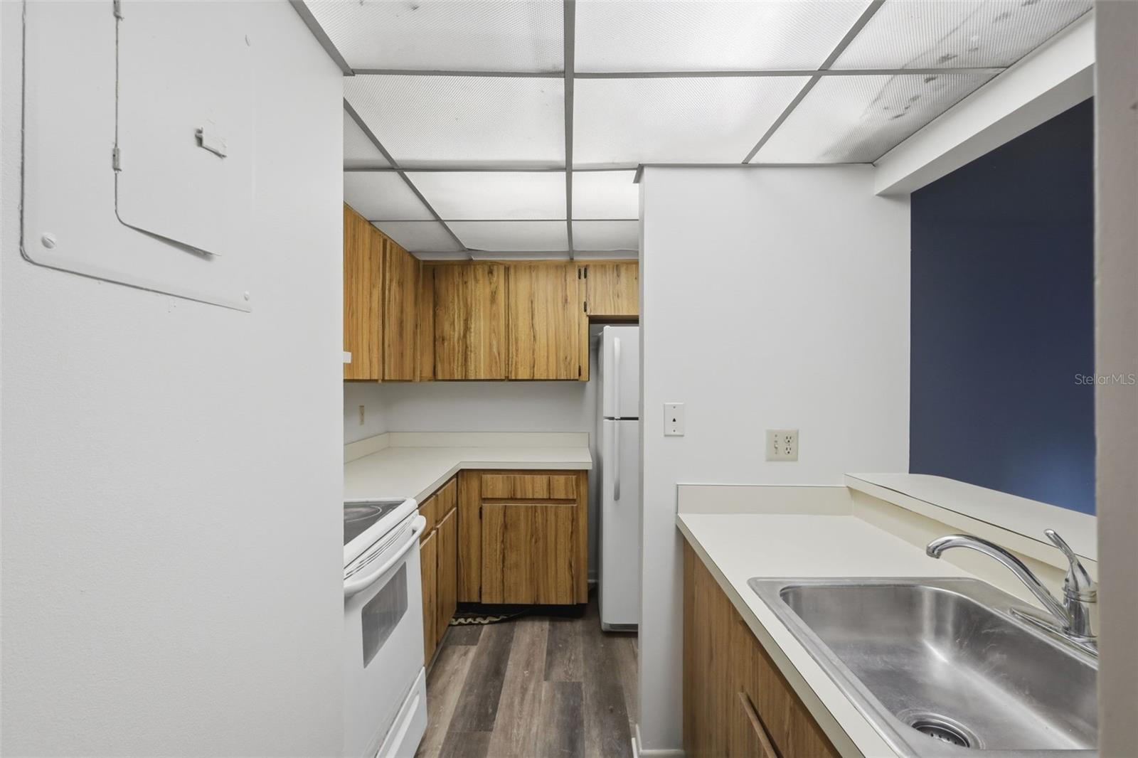 EDGEWATER CONDO APTS - Residential