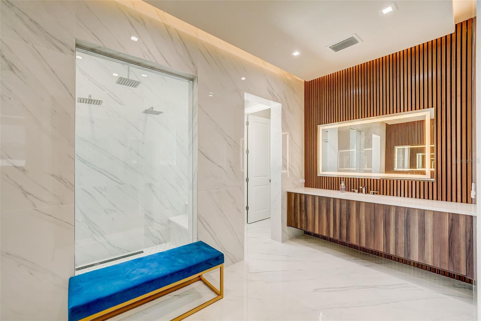 INDIAN POINT - Residential