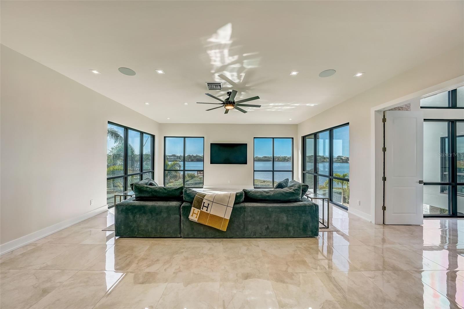 INDIAN POINT - Residential