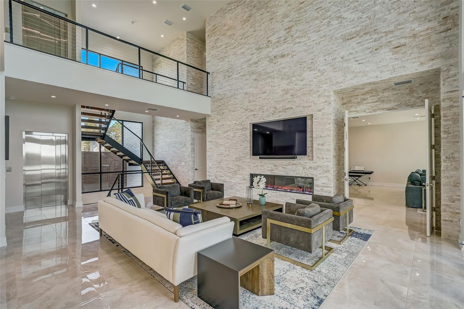 INDIAN POINT - Residential