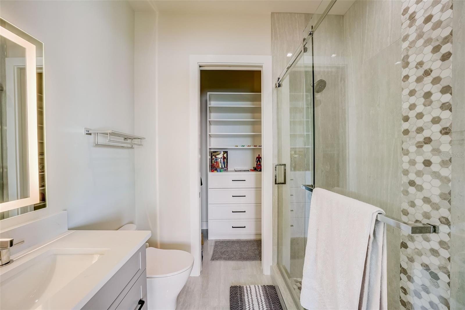 INDIAN POINT - Residential