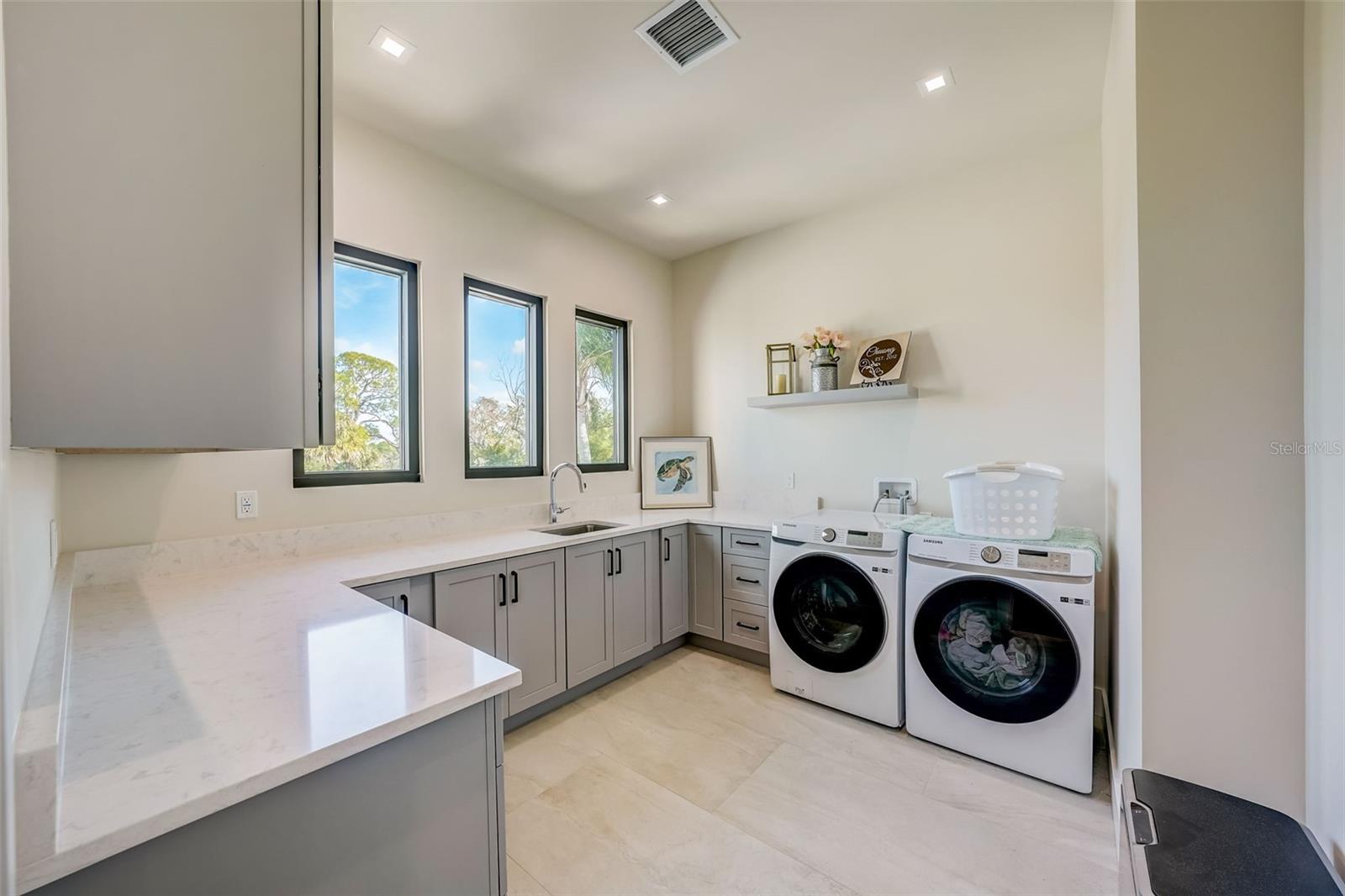 INDIAN POINT - Residential