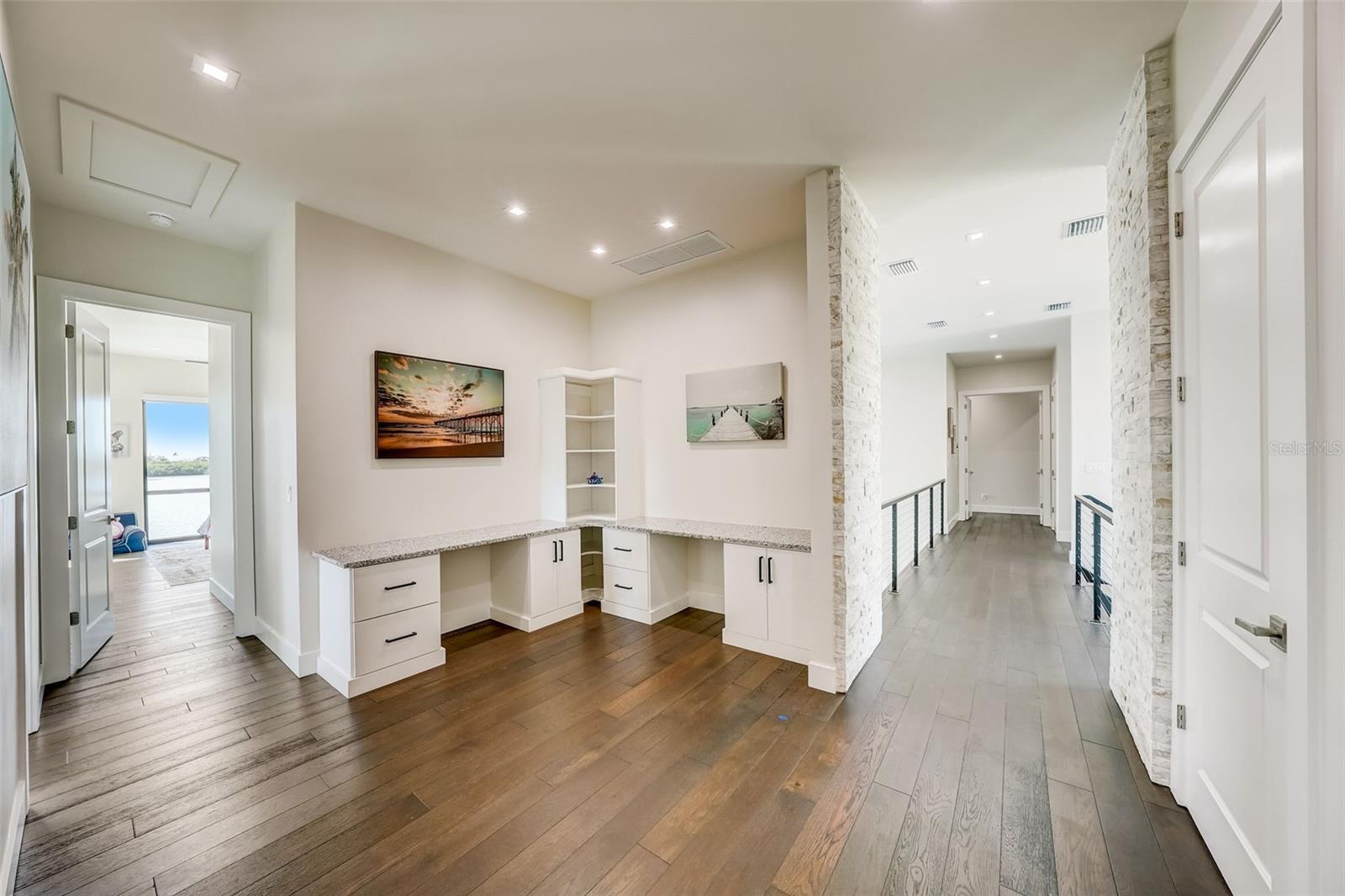 INDIAN POINT - Residential